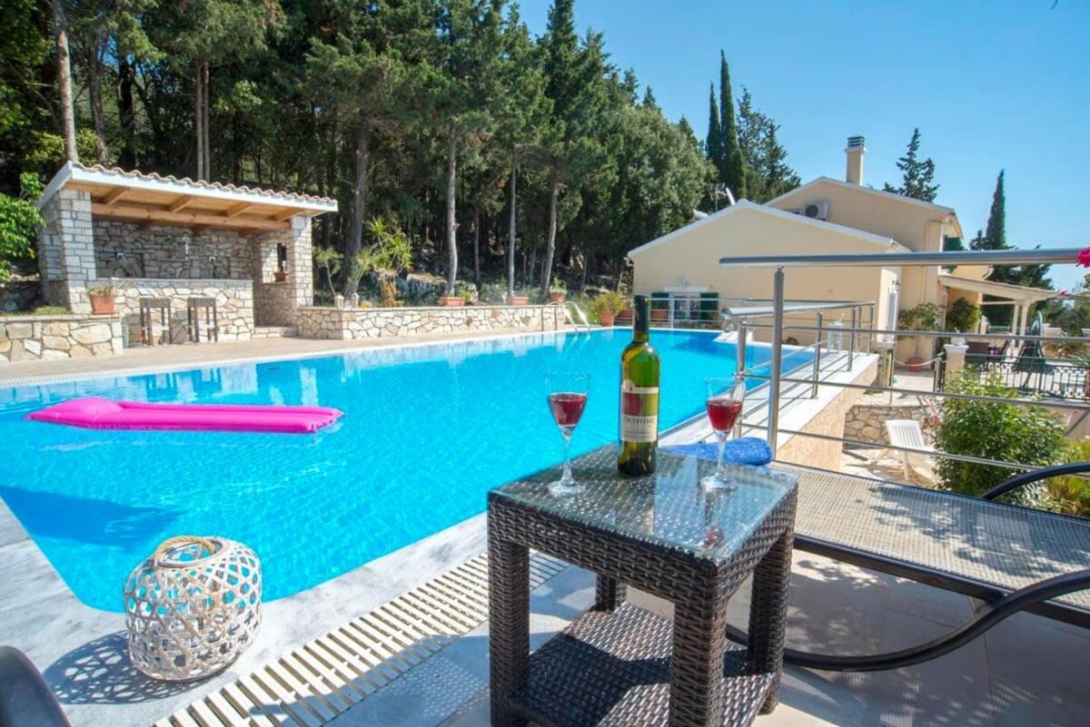 Paxoi Serene Oasis - Mylos Mediterranean Charm Arvanitakeika Εξωτερικό φωτογραφία